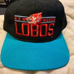 Vintage NM Lobos hat